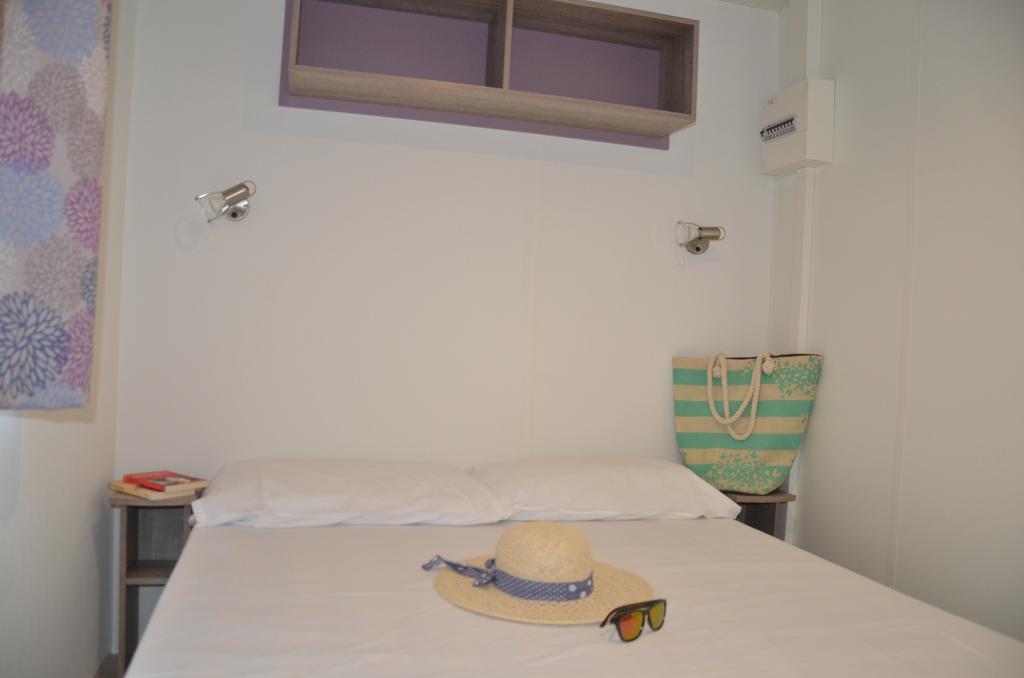 Happy Camp Mobile Homes In Domaine La Yole Camping Lodge Valras-Plage Quarto foto